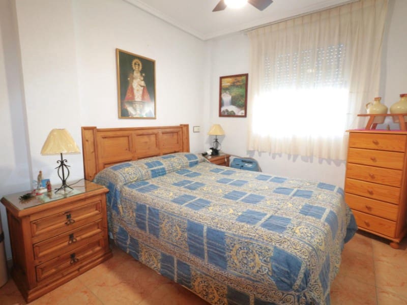 2 makuuhuone Bungalow myytävänä paikassa Torrevieja mukana uima-altaan - 168 000 € (Ref: 9986603)