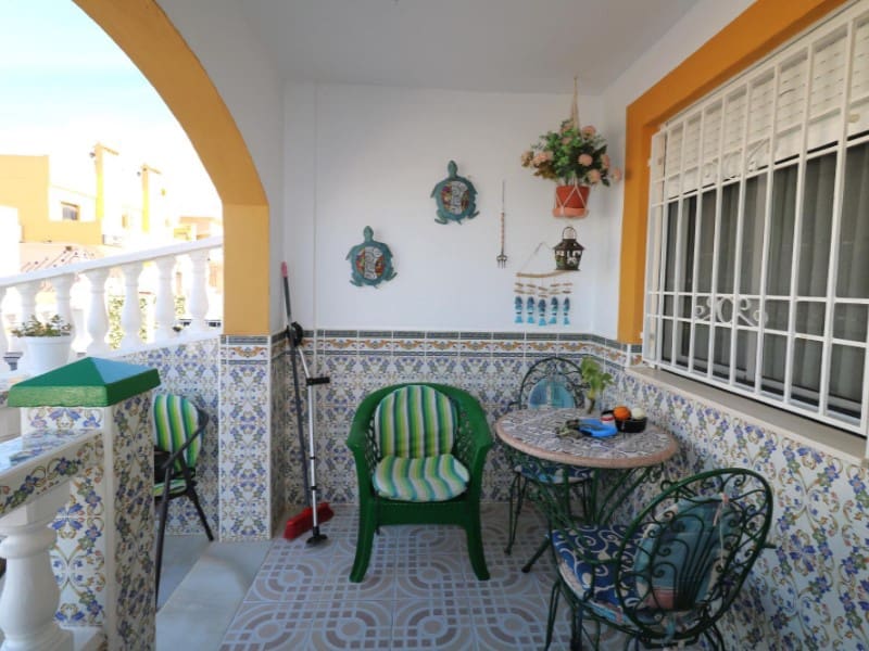 2 makuuhuone Bungalow myytävänä paikassa Torrevieja mukana uima-altaan - 168 000 € (Ref: 9986603)
