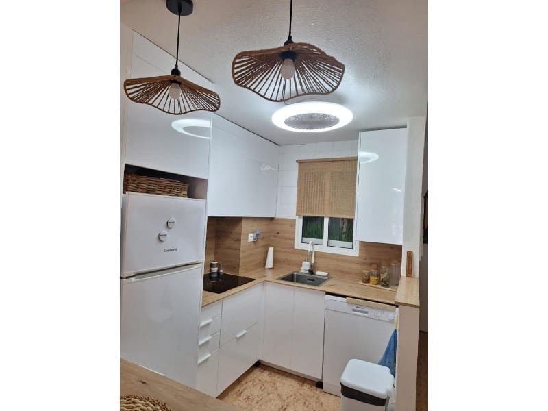 Apartamento de 2 habitaciones en Torrevieja en venta - 148.900 € (Ref: 9990434)