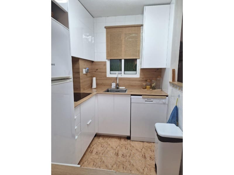 Apartamento de 2 habitaciones en Torrevieja en venta - 148.900 € (Ref: 9990434)