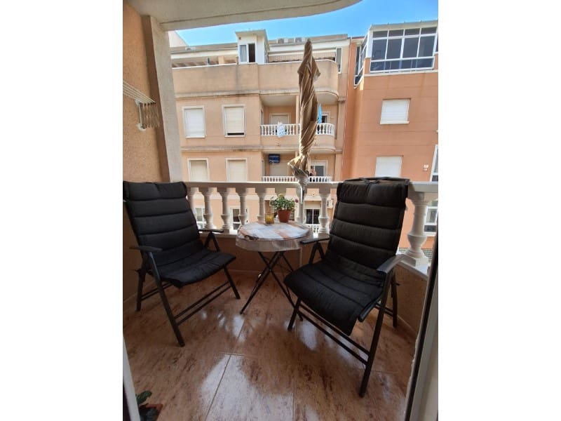 Apartamento de 2 habitaciones en Torrevieja en venta - 148.900 € (Ref: 9990434)