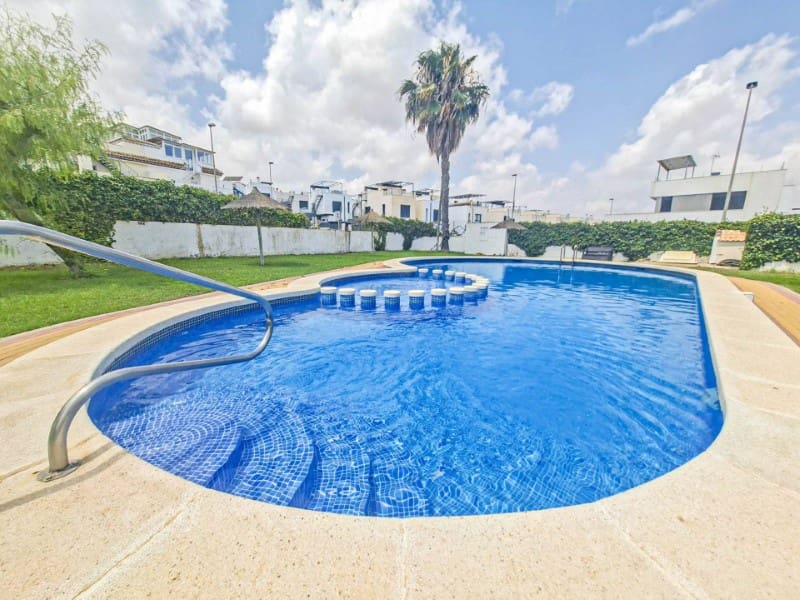 3 soverom Villa til salgs i Orihuela Costa med svømmebasseng - € 330 000 (Ref: 9990436)