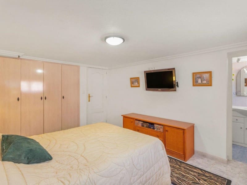 Chalet de 4 habitaciones en Los Altos en venta con piscina - 499.000 € (Ref: 9994350)