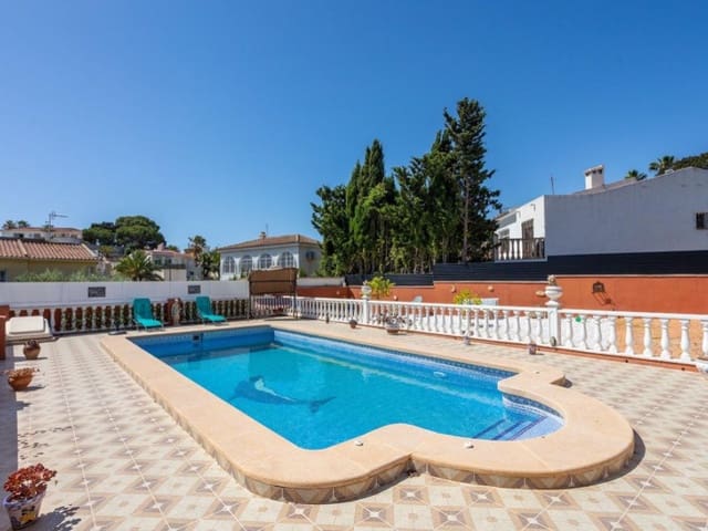 4 soveværelse Villa til salg i Los Altos med swimmingpool - € 499.000 (Ref: 9994350)