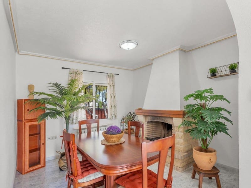 Chalet de 4 habitaciones en Los Altos en venta con piscina - 499.000 € (Ref: 9994350)