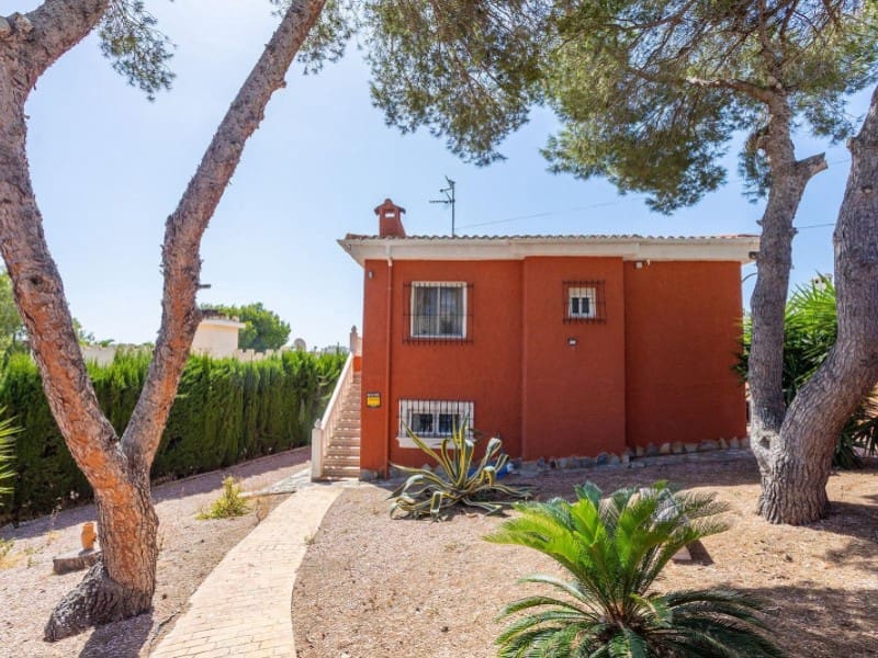 Chalet de 4 habitaciones en Los Altos en venta con piscina - 499.000 € (Ref: 9994350)