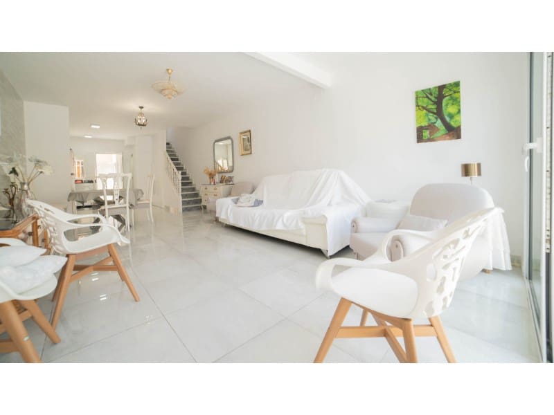 3 makuuhuone Omakotitalo myytävänä paikassa Torrevieja - 319 000 € (Ref: 9994351)