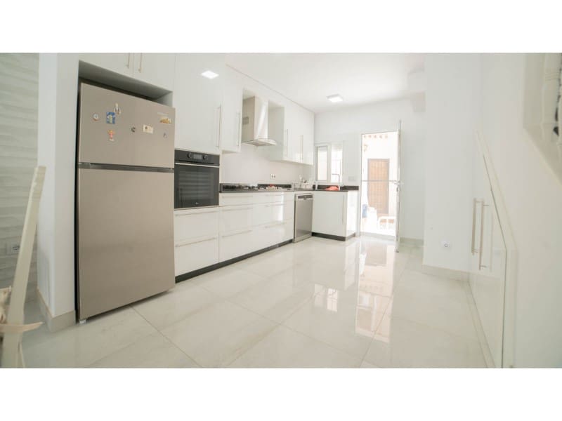 3 makuuhuone Omakotitalo myytävänä paikassa Torrevieja - 319 000 € (Ref: 9994351)