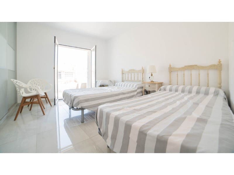 3 makuuhuone Omakotitalo myytävänä paikassa Torrevieja - 319 000 € (Ref: 9994351)
