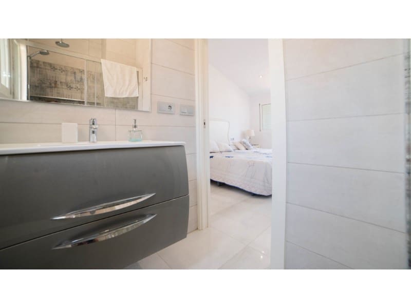 3 makuuhuone Omakotitalo myytävänä paikassa Torrevieja - 319 000 € (Ref: 9994351)