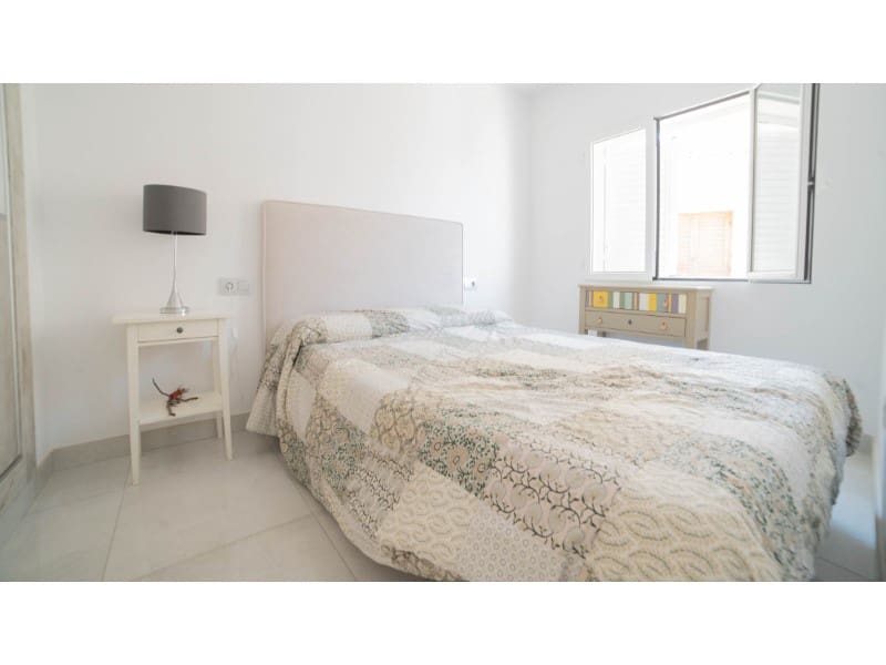 3 makuuhuone Omakotitalo myytävänä paikassa Torrevieja - 319 000 € (Ref: 9994351)