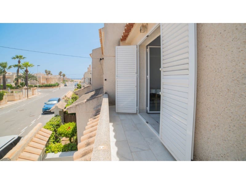 3 makuuhuone Omakotitalo myytävänä paikassa Torrevieja - 319 000 € (Ref: 9994351)