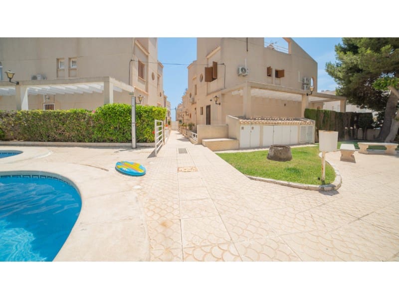 3 makuuhuone Omakotitalo myytävänä paikassa Torrevieja - 319 000 € (Ref: 9994351)