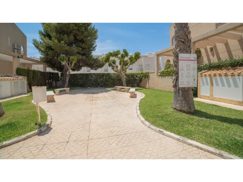3 makuuhuone Omakotitalo myytävänä paikassa Torrevieja - 319 000 € (Ref: 9994351)