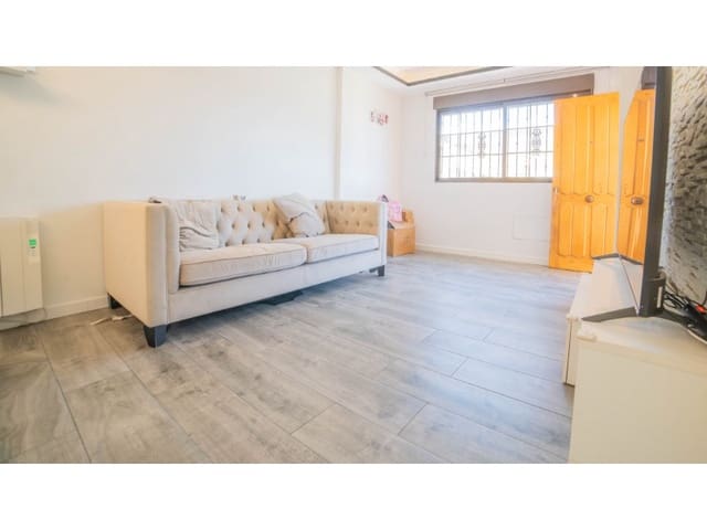 3 soverom Hus til salgs i Aguas Nuevas, Torrevieja med svømmebasseng - € 299 000 (Ref: 9994352)