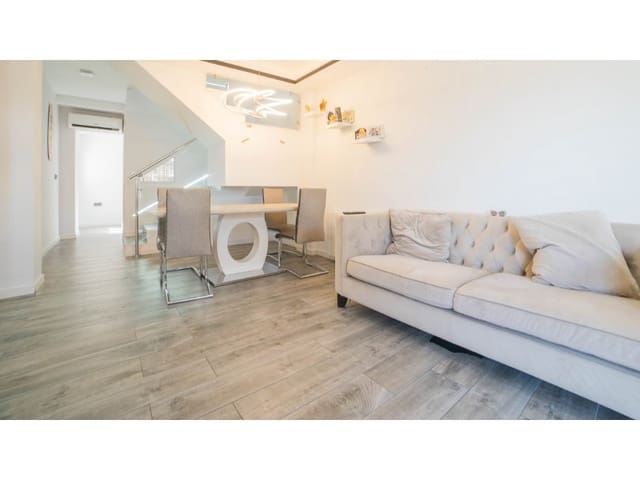3 soverom Hus til salgs i Aguas Nuevas, Torrevieja med svømmebasseng - € 299 000 (Ref: 9994352)