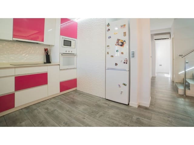3 soverom Hus til salgs i Aguas Nuevas, Torrevieja med svømmebasseng - € 299 000 (Ref: 9994352)
