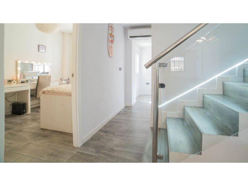 3 soverom Hus til salgs i Aguas Nuevas med svømmebasseng - € 299 000 (Ref: 9994352)