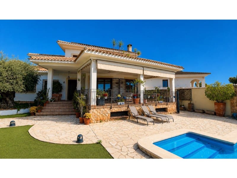 7 slaapkamer Villa te koop in Campoamor met zwembad garage - € 1.290.000 (Ref: 9994353)
