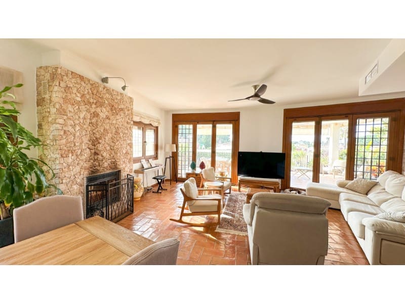7 slaapkamer Villa te koop in Campoamor met zwembad garage - € 1.290.000 (Ref: 9994353)