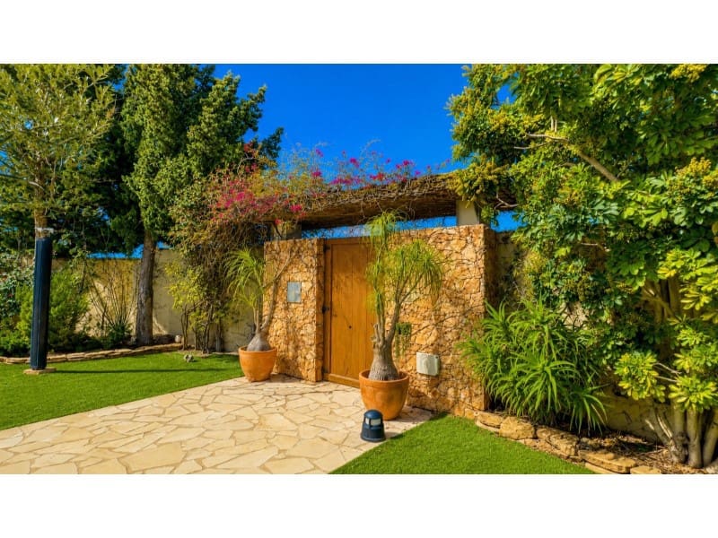 7 slaapkamer Villa te koop in Campoamor met zwembad garage - € 1.290.000 (Ref: 9994353)