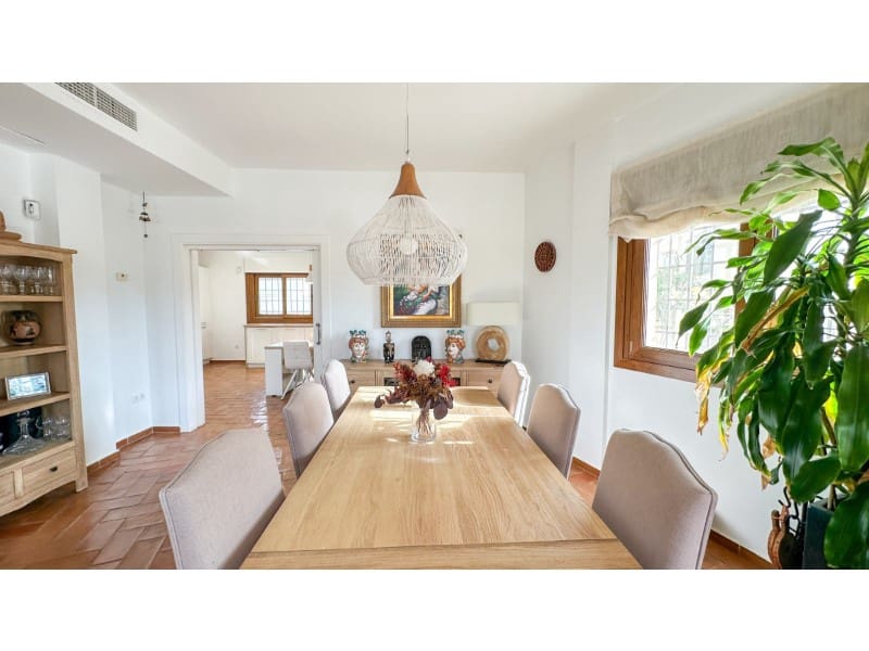 7 slaapkamer Villa te koop in Campoamor met zwembad garage - € 1.290.000 (Ref: 9994353)