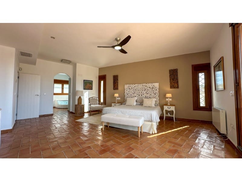 7 slaapkamer Villa te koop in Campoamor met zwembad garage - € 1.290.000 (Ref: 9994353)
