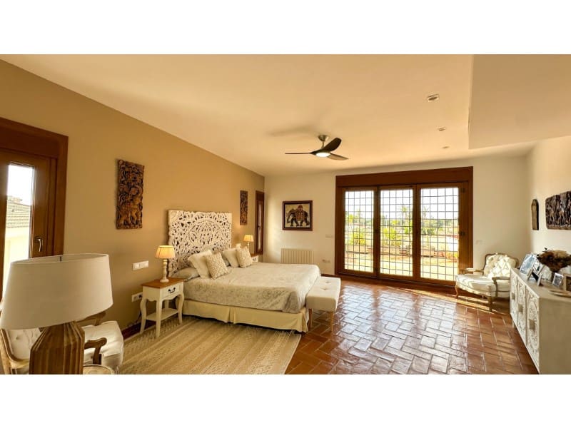 7 slaapkamer Villa te koop in Campoamor met zwembad garage - € 1.290.000 (Ref: 9994353)