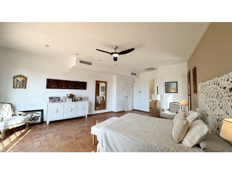 7 slaapkamer Villa te koop in Campoamor met zwembad garage - € 1.290.000 (Ref: 9994353)