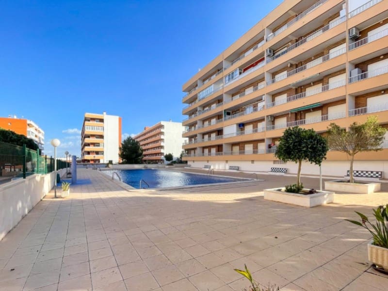 2 bedroom Penthouse for sale in Punta Prima with garage - € 225,000 (Ref: 9996851)