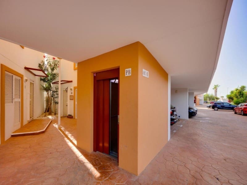 2 soveværelse Lejlighed til salg i Playa Flamenca med swimmingpool - € 194.969 (Ref: 9996852)
