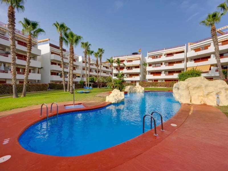 2 soveværelse Lejlighed til salg i Playa Flamenca med swimmingpool - € 194.969 (Ref: 9996852)