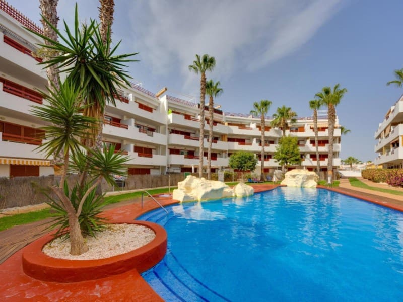 2 soveværelse Lejlighed til salg i Playa Flamenca med swimmingpool - € 194.969 (Ref: 9996852)