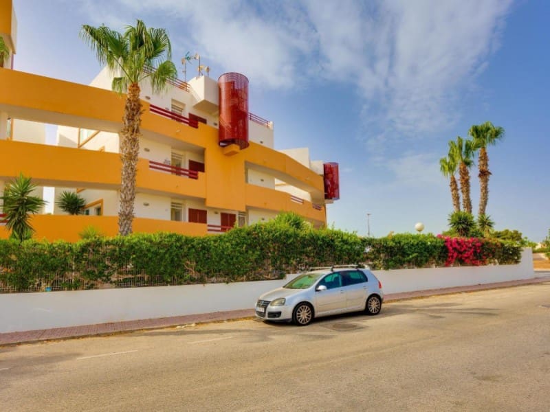 2 soveværelse Lejlighed til salg i Playa Flamenca med swimmingpool - € 194.969 (Ref: 9996852)