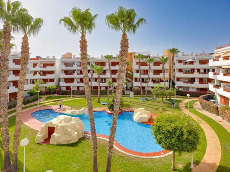 2 soveværelse Lejlighed til salg i Playa Flamenca med swimmingpool - € 194.969 (Ref: 9996852)