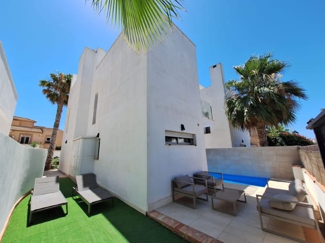 Chalet de 3 habitaciones en Aguas Nuevas, Torrevieja en venta con piscina - 423.000 € (Ref: 9996855)