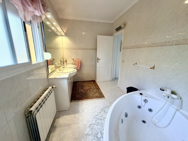 5 sovrum Villa till salu i Ciudad Quesada med pool garage - 669 000 € (Ref: 9996856)