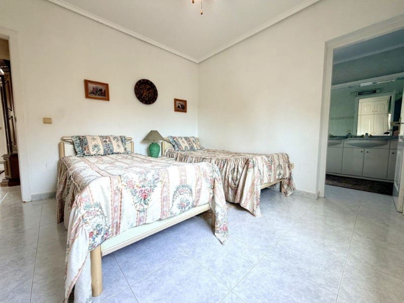5 sovrum Villa till salu i Ciudad Quesada med pool garage - 669 000 € (Ref: 9996856)