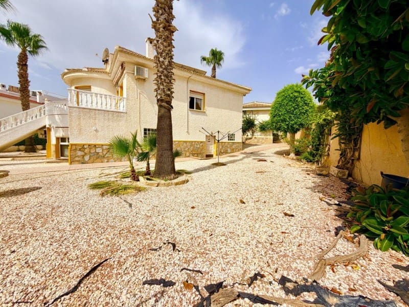 5 sovrum Villa till salu i Ciudad Quesada med pool garage - 669 000 € (Ref: 9996856)