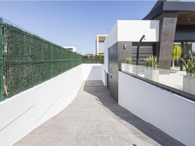 Chalet de 3 habitaciones en Ciudad Quesada en venta con piscina - 1.099.000 € (Ref: 9998517)
