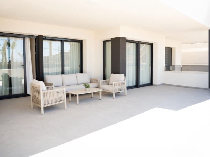 2 bedroom Bungalow for sale in Rojales with pool - € 314,000 (Ref: 9998526)