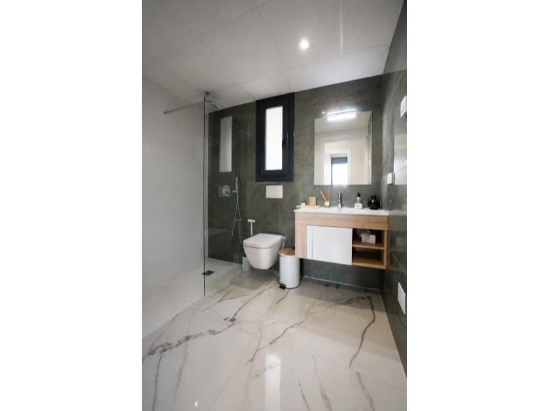 2 bedroom Bungalow for sale in Rojales with pool - € 339,000 (Ref: 9998527)
