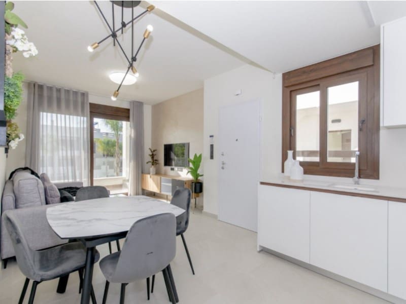 3 Zimmer Bungalow zu verkaufen in Torrevieja mit Pool - 330.000 € (Ref: 9998528)