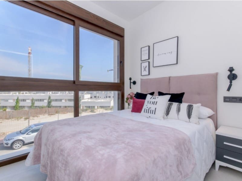 3 Zimmer Bungalow zu verkaufen in Torrevieja mit Pool - 330.000 € (Ref: 9998528)
