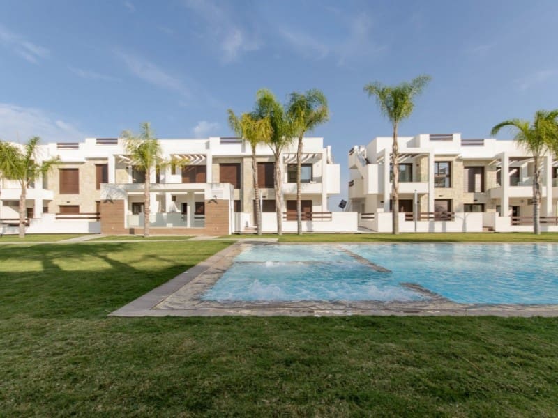 3 Zimmer Bungalow zu verkaufen in Torrevieja mit Pool - 330.000 € (Ref: 9998528)