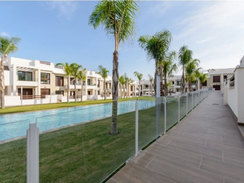3 Zimmer Bungalow zu verkaufen in Torrevieja mit Pool - 330.000 € (Ref: 9998528)