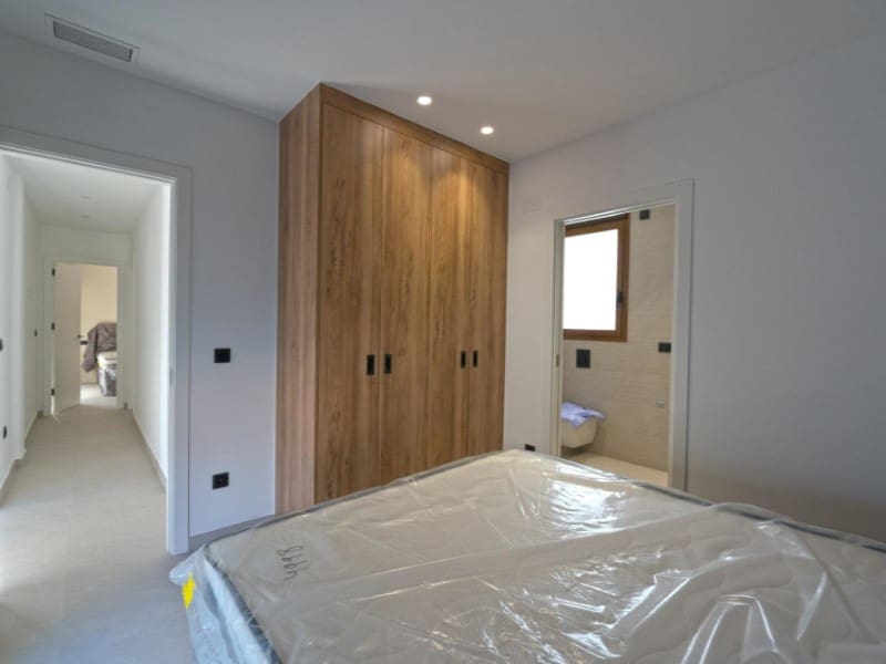 Chalet de 4 habitaciones en Benejúzar en venta con piscina - 995.000 € (Ref: 9998532)