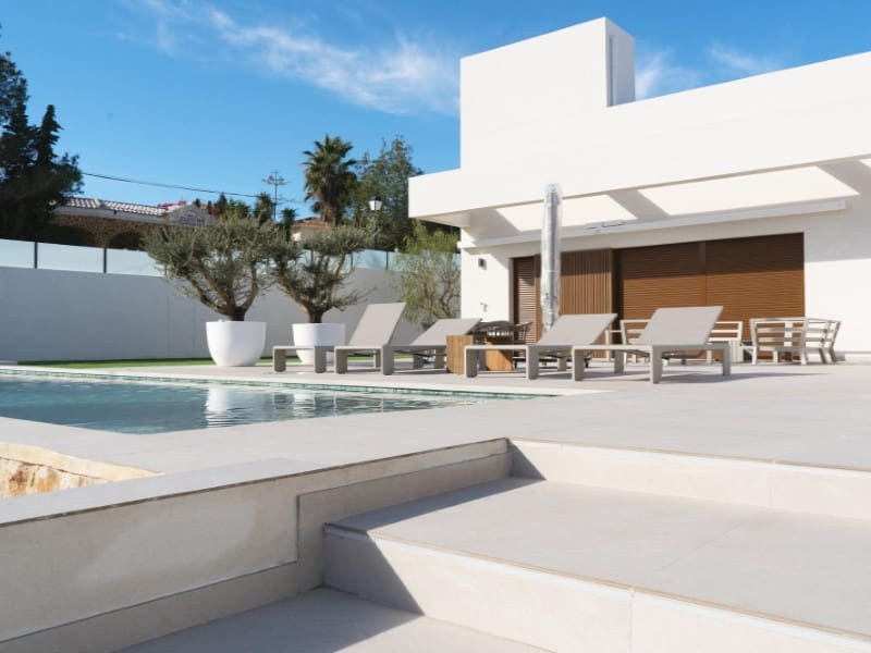 Chalet de 4 habitaciones en Benejúzar en venta con piscina - 995.000 € (Ref: 9998532)