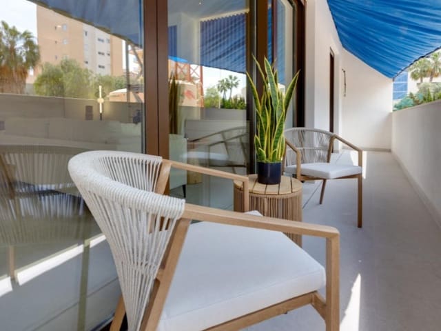 Apartamento de 2 habitaciones en El Raso, Guardamar del Segura en venta con piscina - 355.000 € (Ref: 9998534)