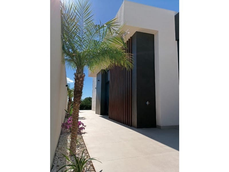 3 soveværelse Villa til salg i Pinar de Campoverde med swimmingpool - € 586.000 (Ref: 9998548)